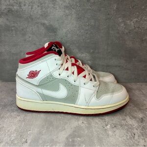 Nike Air Jordan 1 Retro 'Hare' Sneakers 719554-123 Womens sz 8 - white/red